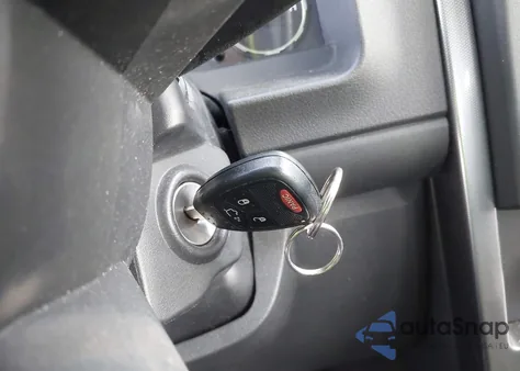 2010 Jeep Liberty Sport z USA, uszkodzony, nr VIN 1J4PP2GK2AW170074